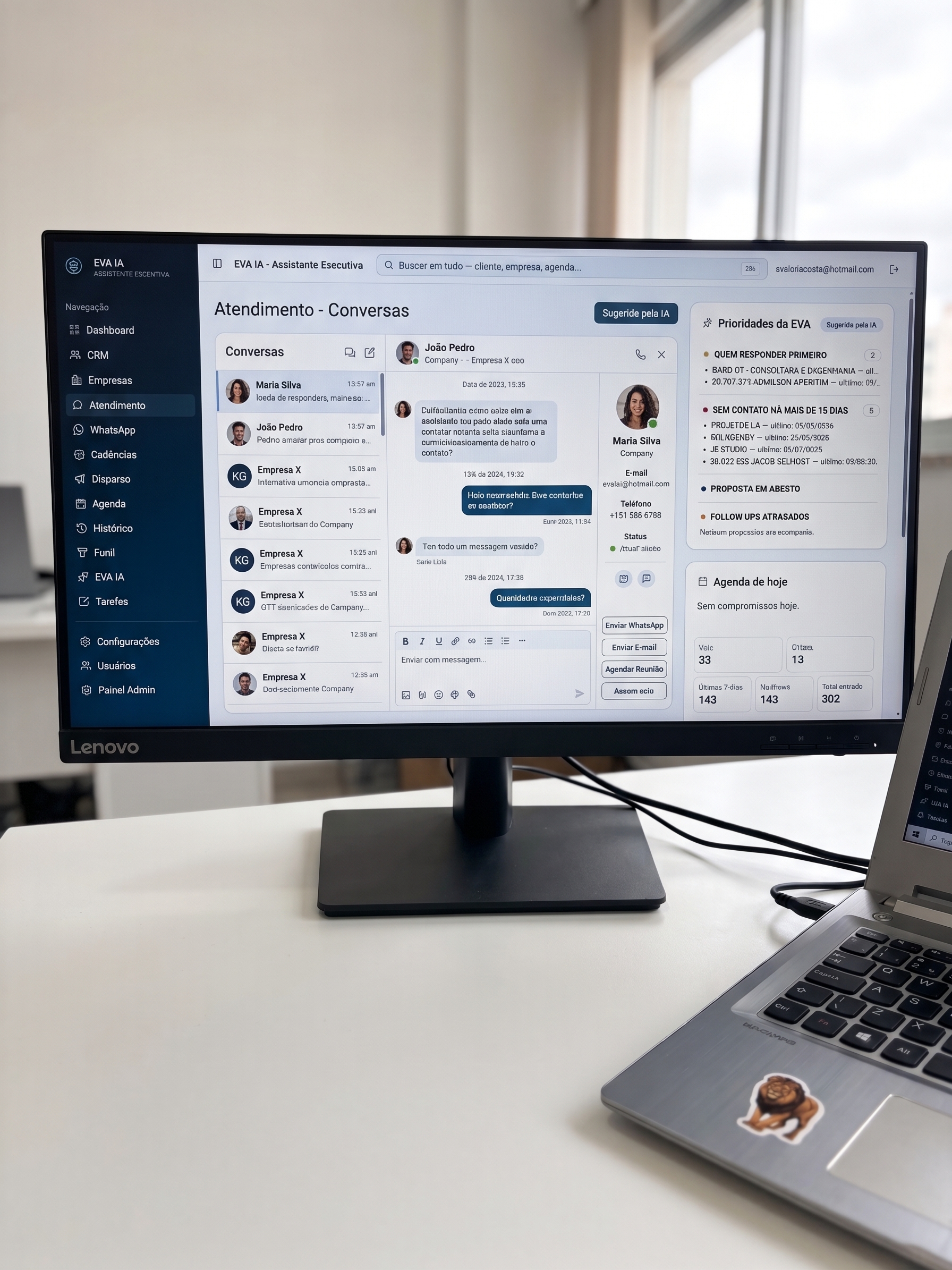 Tela de atendimento da EVA — Conversas e CRM integrados